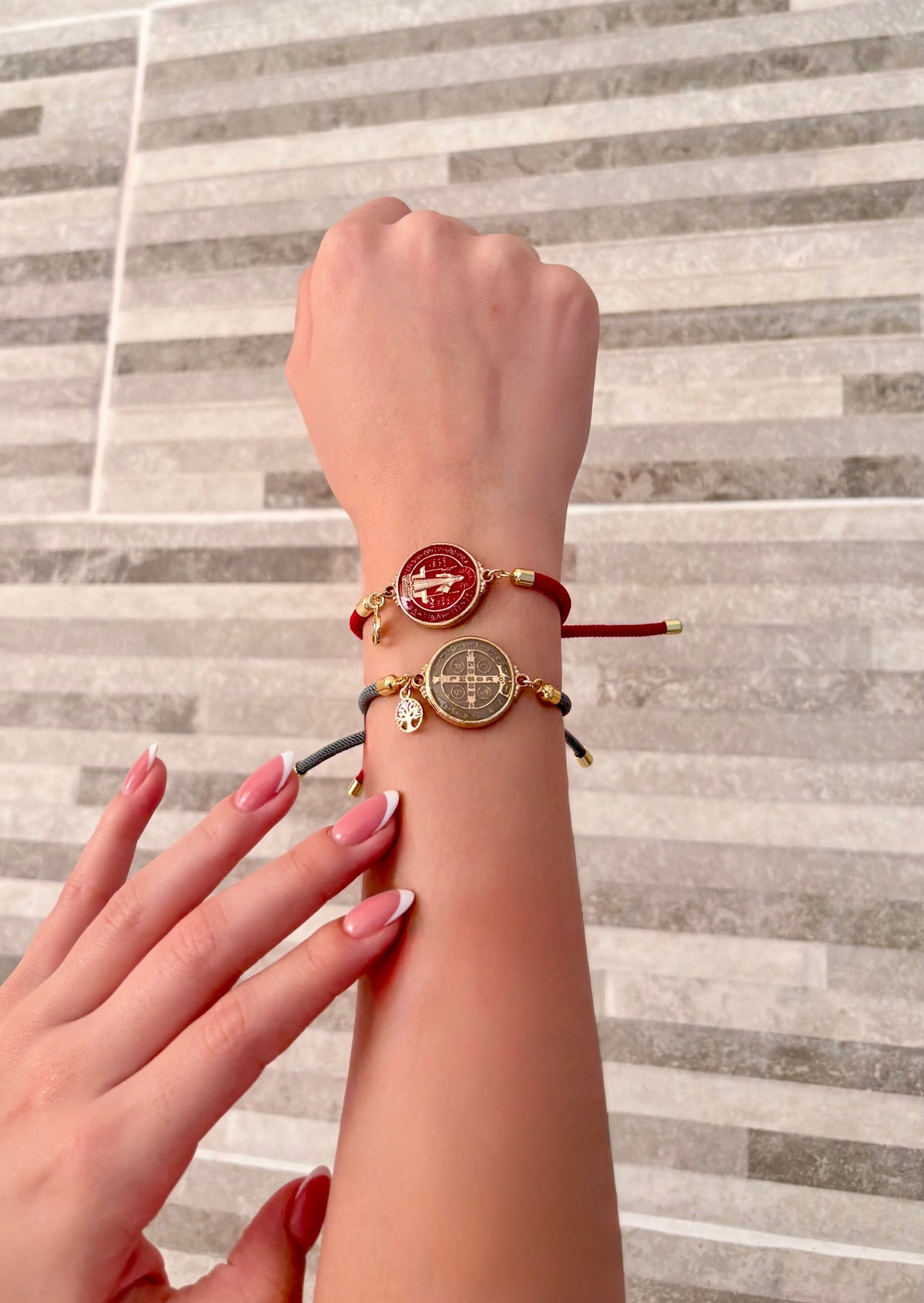 INFYNIA | Pulsera Medalla San Benito Árbol de la Vida