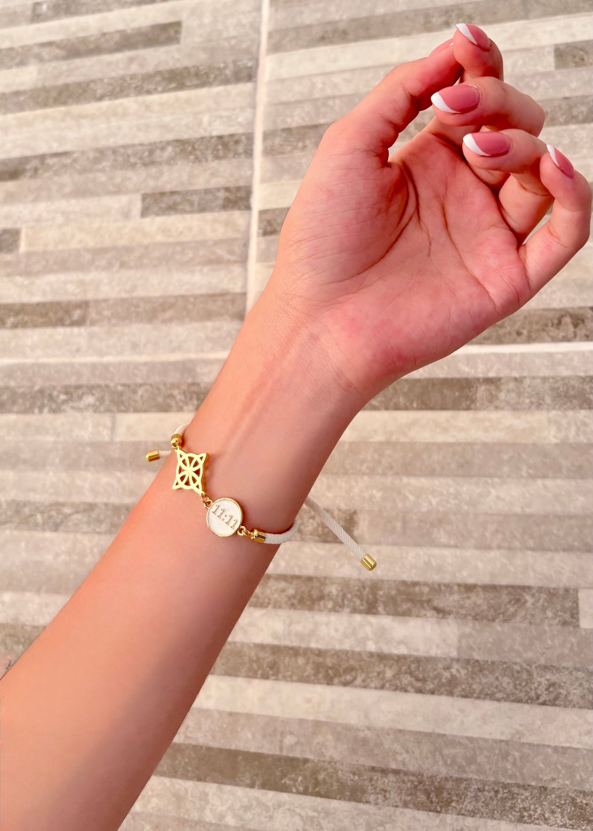 INFYNIA | Pulsera 11:11 + Nudo de bruja